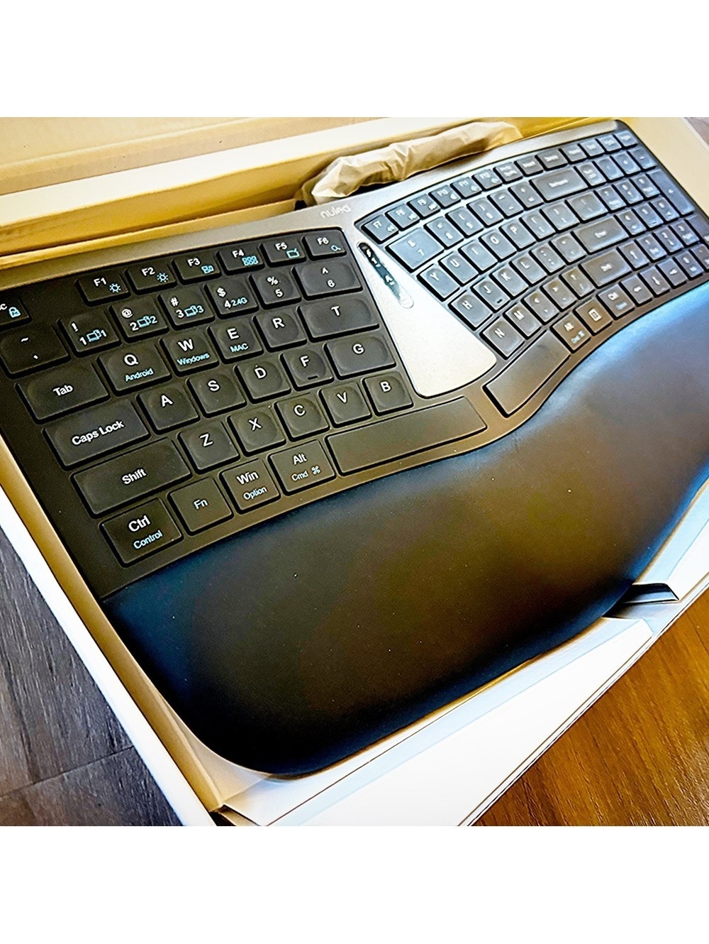 Nulea RT07B Ergonomic Wireless Keyboard Split Wrist Rest Bluetooth USB-C Black